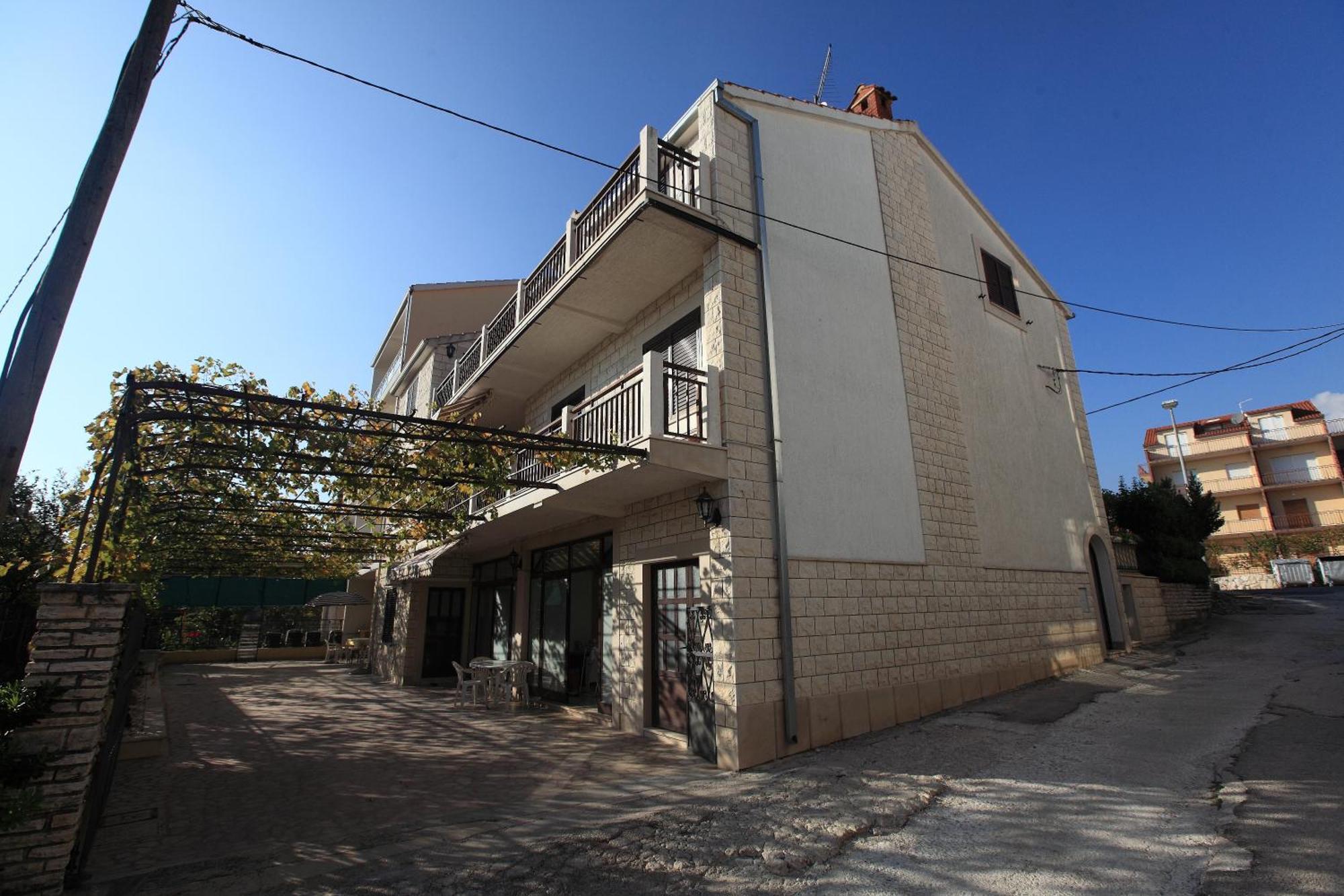 Apartments Sustic Kastela Exterior photo